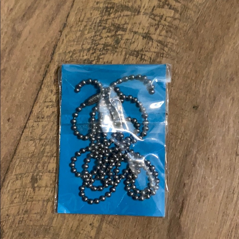 Fashletics Chain Necklace 👠 - Picture 5 of 5